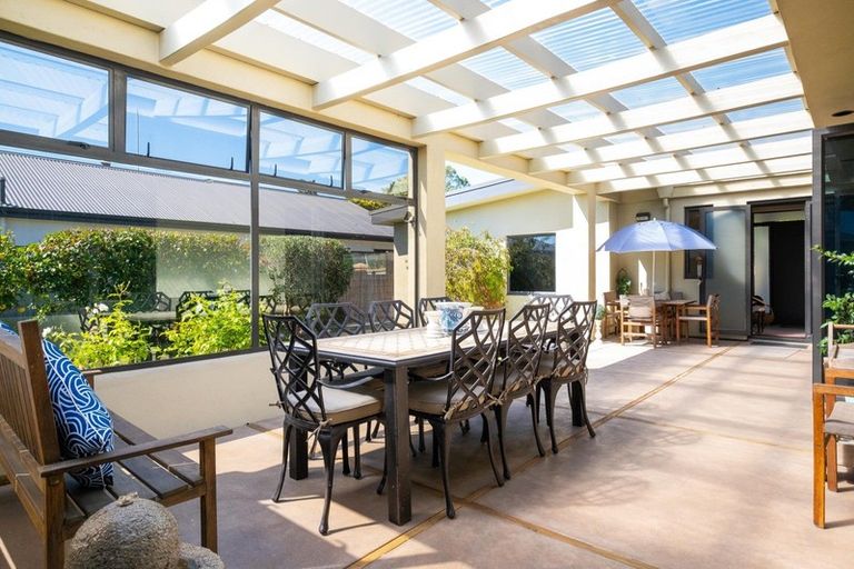 Photo of property in 1 Palmbrook Avenue, Havelock North, 4130