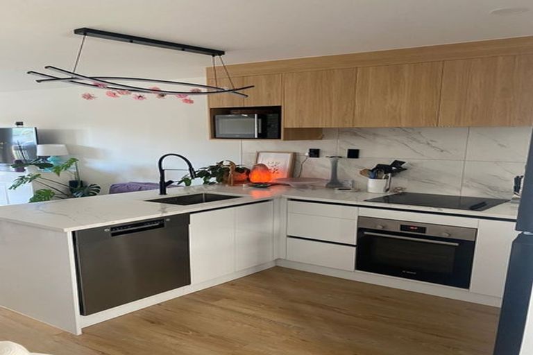 Photo of property in 2/2 Anthony Place, Pakuranga, Auckland, 2010