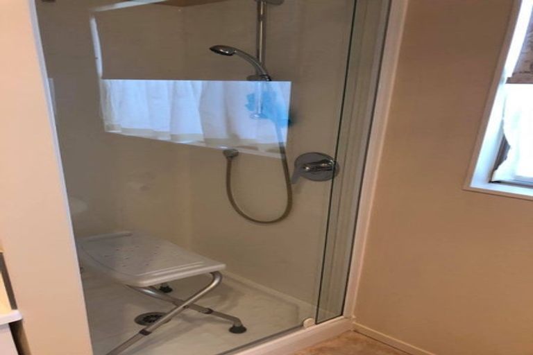 Photo of property in 9 Graham Collins Drive, Windsor Park, Auckland, 0632