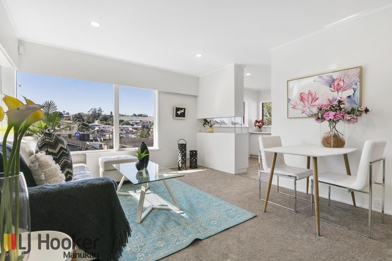Photo of property in 1/5 Keldale Place, Forrest Hill, Auckland, 0620