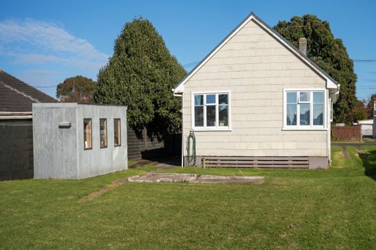 Photo of property in 16 Manchester Street, Patea, 4520