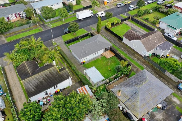 Photo of property in 2/13 John Street, Mangere East, Auckland, 2024