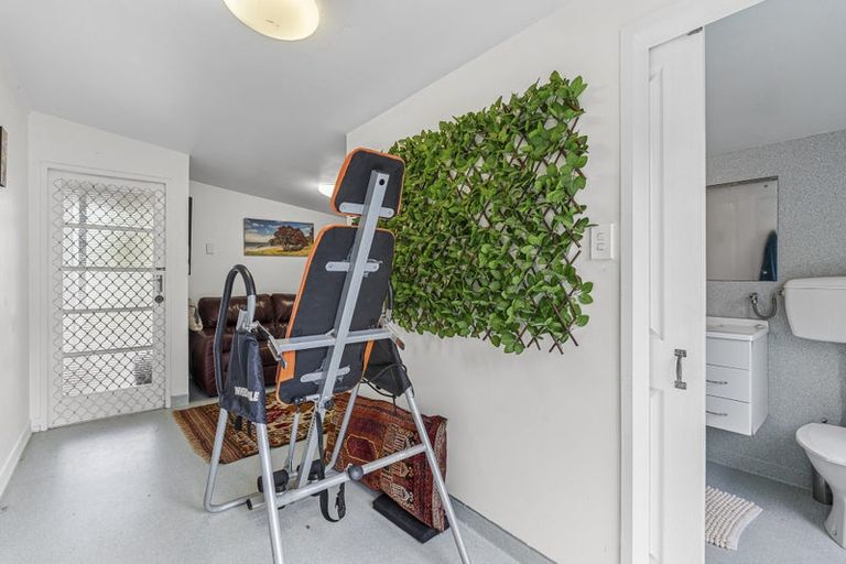 Photo of property in 28 Carrington Street, New Plymouth, 4310