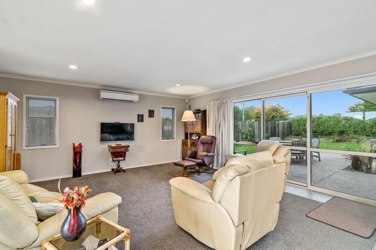 Photo of property in 8 Kipling Crescent, Owhata, Rotorua, 3010