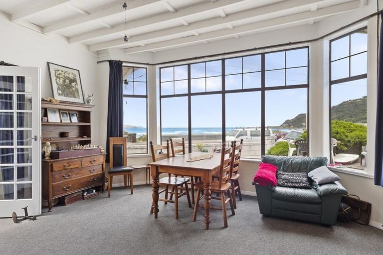 Photo of property in 128 Lyall Parade, Lyall Bay, Wellington, 6022