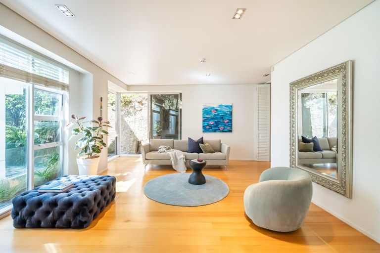 Photo of property in Trieste, 346u1 Oriental Parade, Oriental Bay, Wellington, 6011