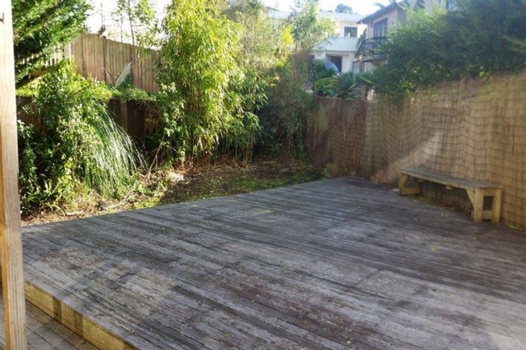 Photo of property in 1/22 Woodstock Road, Forrest Hill, Auckland, 0620