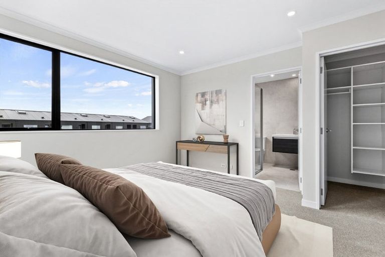 Photo of property in 30 Te Aniwaniwa Terrace, Albany, 0632