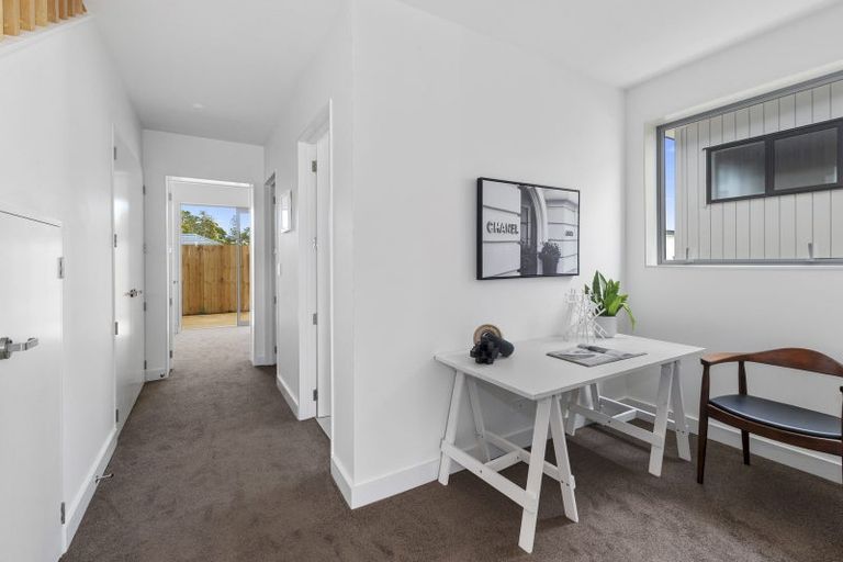 Photo of property in 55 Evans Road, Glen Eden, Auckland, 0602