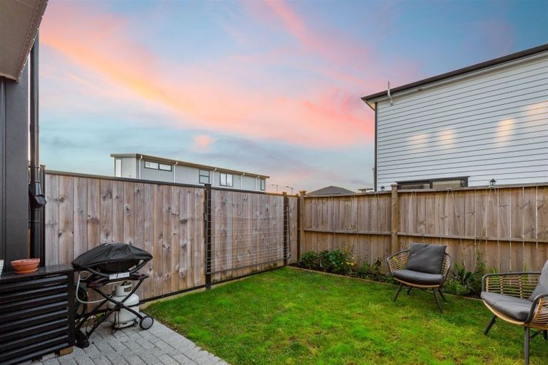Photo of property in 35 Treloar Crescent, Hobsonville, Auckland, 0616
