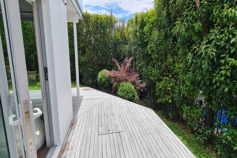 Photo of property in 5a Aberdeen Road, Castor Bay, Auckland, 0620