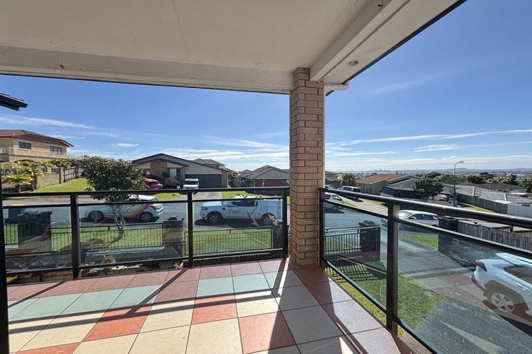 Photo of property in 40 Tiriwa Drive, Massey, Auckland, 0614