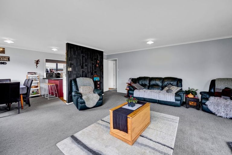 Photo of property in 17 Rewa Street, Inglewood, 4330