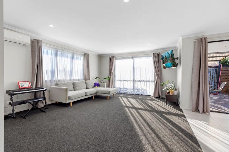 Photo of property in 15 Oka Street, Papamoa Beach, Papamoa, 3118
