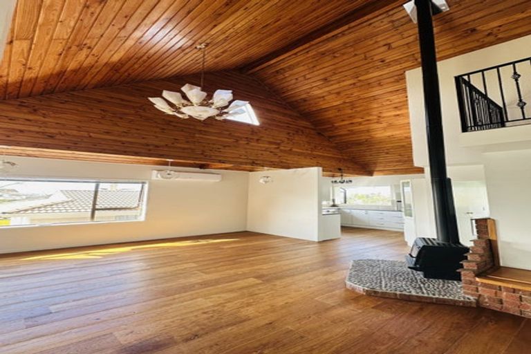 Photo of property in 13 Tatyana Place, Massey, Auckland, 0614
