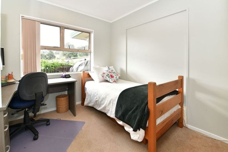Photo of property in 74 Tarrant Road, Helensville, 0875