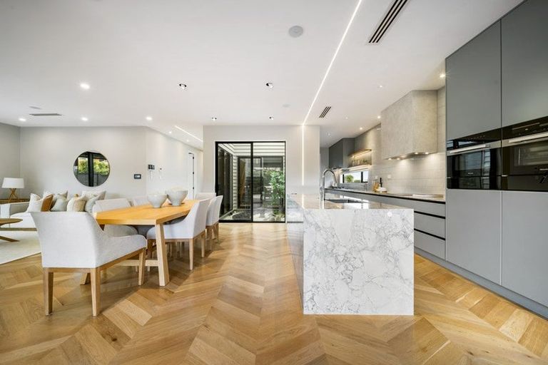 Photo of property in 2 Hanikura Street, Long Bay, Auckland, 0630