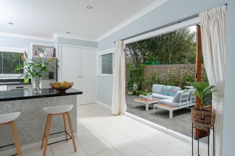 Photo of property in 86 The Parade, Island Bay, Wellington, 6023
