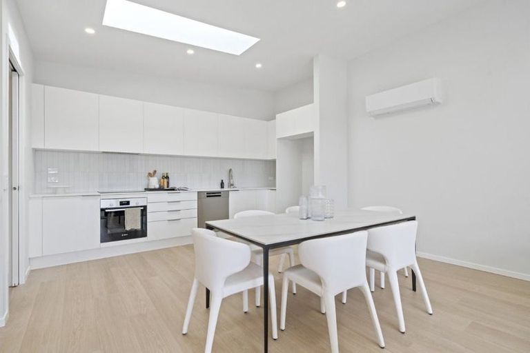 Photo of property in 115 Tiketike Way, Brooklyn, Wellington, 6021