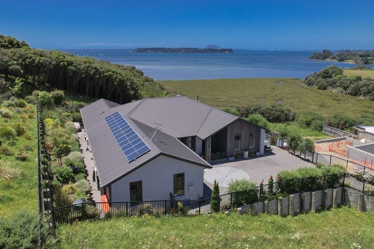 Photo of property in 49 Lakeside Terrace, Omokoroa, 3114