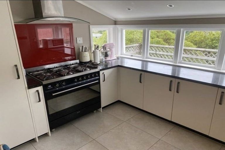 Photo of property in 14 Trelissick Crescent, Ngaio, Wellington, 6035