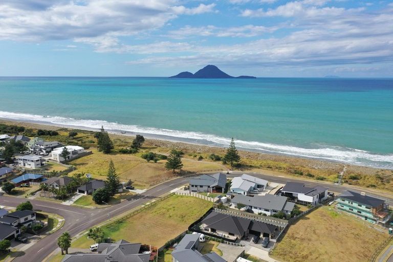 Photo of property in 2 Pacific Parade, Coastlands, Whakatane, 3120