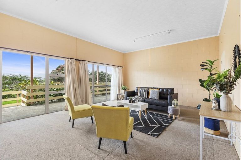 Photo of property in 99 Akaroa Drive, Maupuia, Wellington, 6022