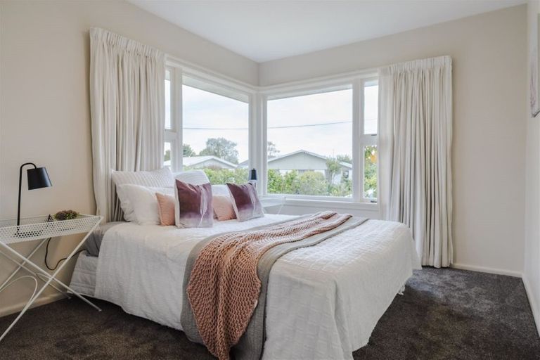 Photo of property in 76 Greendale Avenue, Avonhead, Christchurch, 8042