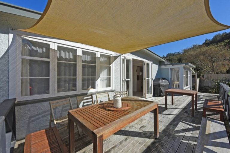 Photo of property in 52 Raukawa Street, Stokes Valley, Lower Hutt, 5019