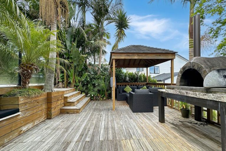 Photo of property in 2/15 Stephanie Close, Glenfield, Auckland, 0629