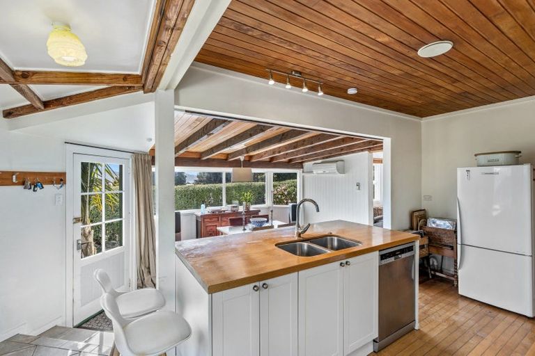 Photo of property in 124 Marine Drive, Diamond Harbour,  8971