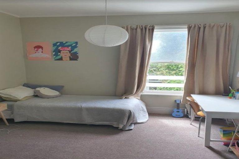 Photo of property in 180-182 Ohiro Road, Brooklyn, Wellington, 6021