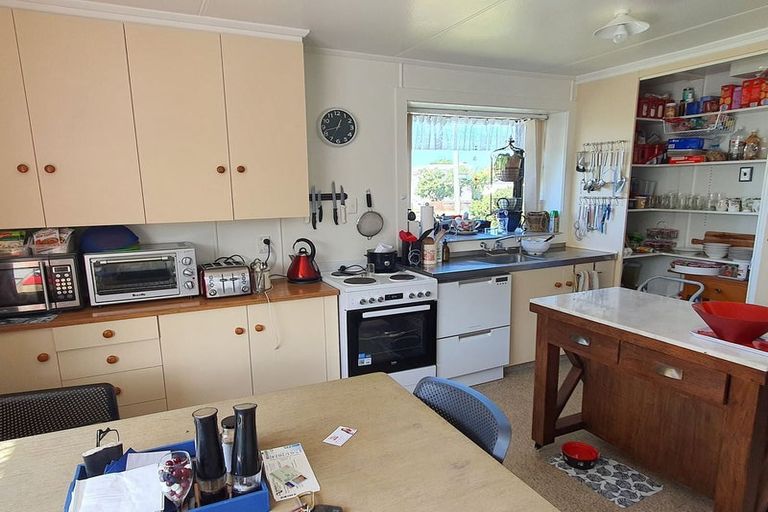 Photo of property in 44 Opie Street, Waimate, 7924