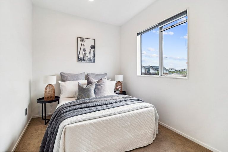 Photo of property in 127 Tarapuka Road, Westgate, Auckland, 0814