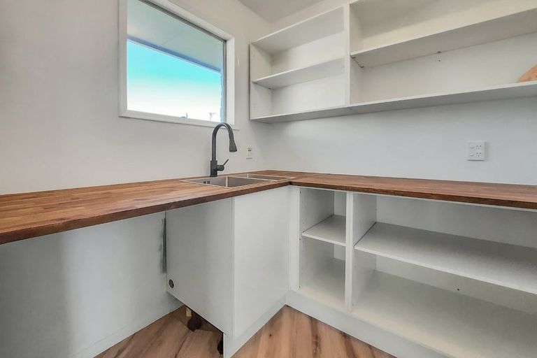 Photo of property in 10 Woodlands Place, Aranui, Christchurch, 8061