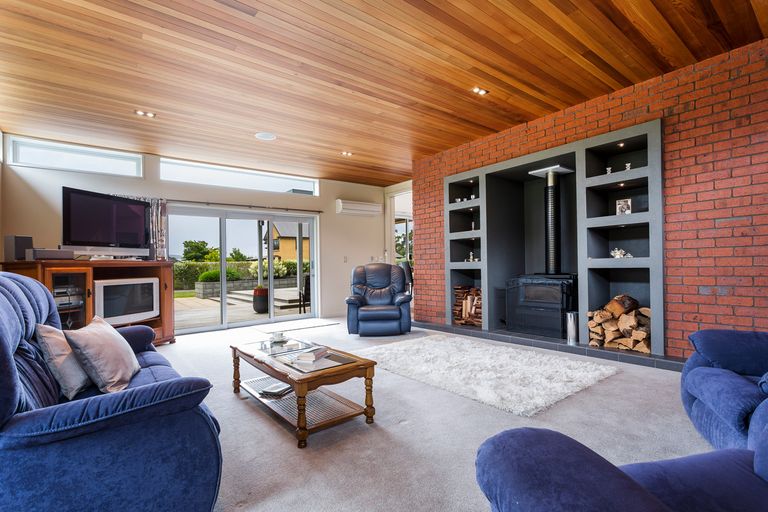 Photo of property in 18 Orchard Grove, East Taieri, Mosgiel, 9024