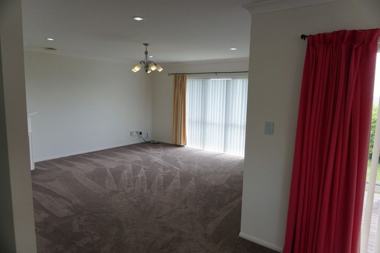 Photo of property in 4 Comber Place, Johnsonville, Wellington, 6037