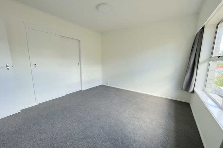 Photo of property in 31 Salamanca Road, Sunnynook, Auckland, 0620