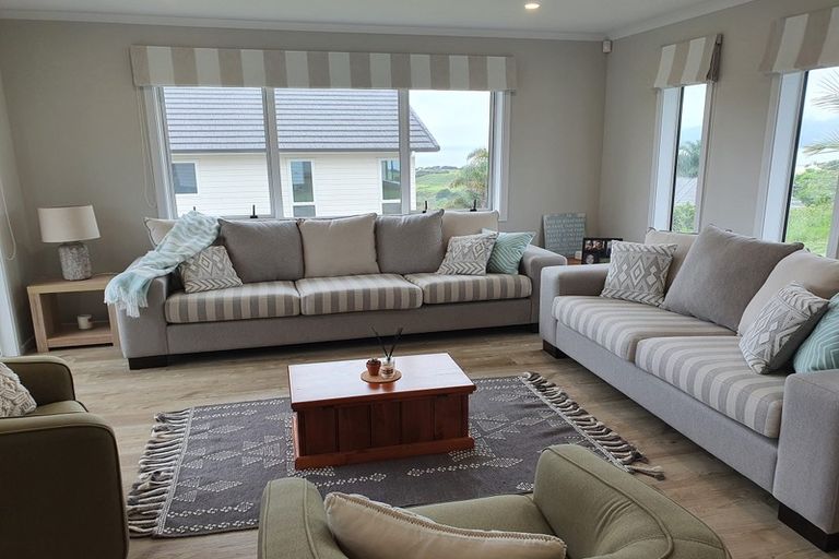 Photo of property in 32 Eagles Way, Cable Bay, 0420