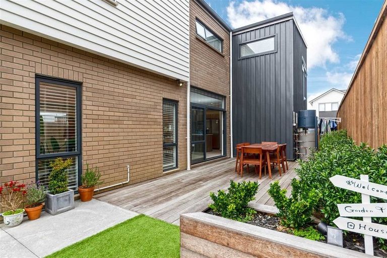 Photo of property in 21 Mapou Road, Hobsonville, Auckland, 0616