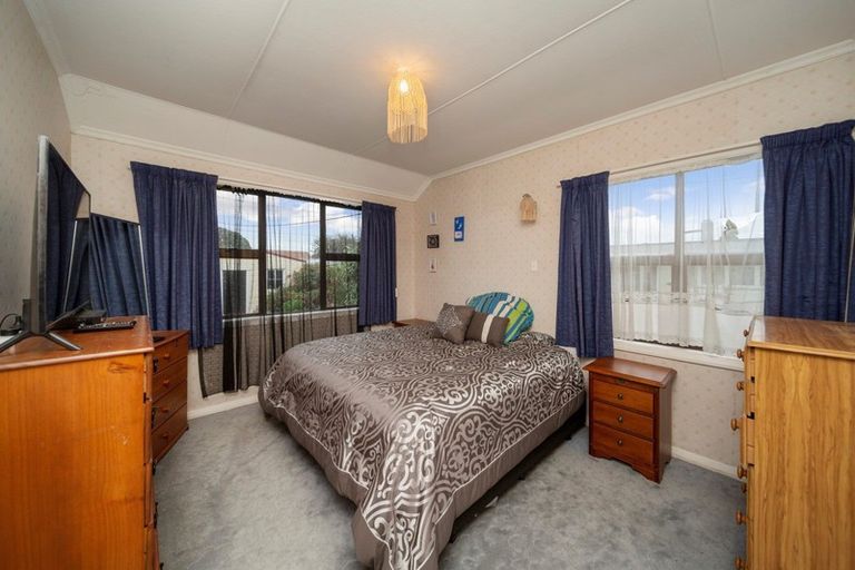 Photo of property in 27 Vogel Street, Hawera, 4610
