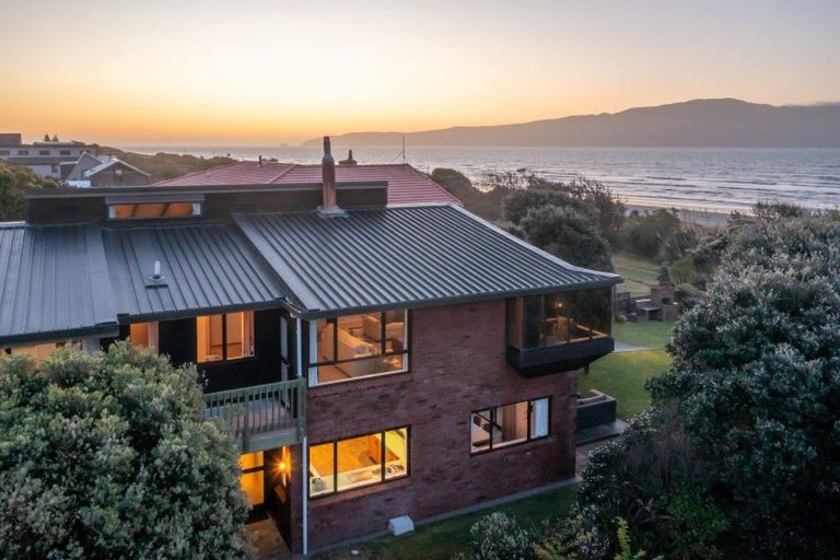 Photo of property in 10 Nuhaka Place, Paraparaumu Beach, Paraparaumu, 5032