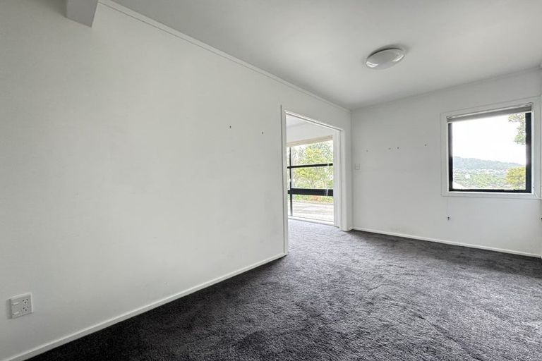 Photo of property in 15 Cavalry Close, Crofton Downs, Wellington, 6035