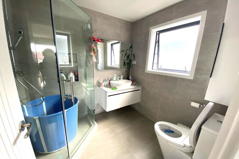 Photo of property in 4a Priestley Drive, Bucklands Beach, Auckland, 2014