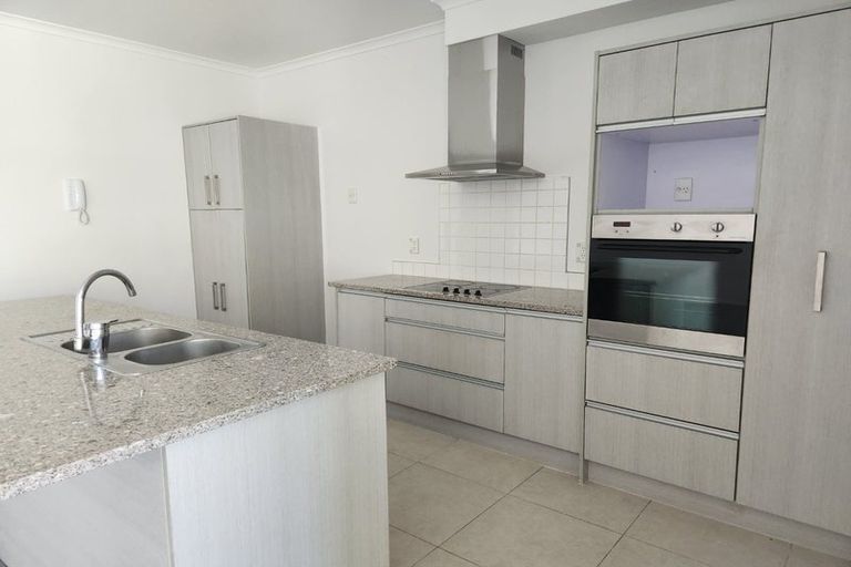 Photo of property in 13/11 Carlos Drive, Flat Bush, Auckland, 2016