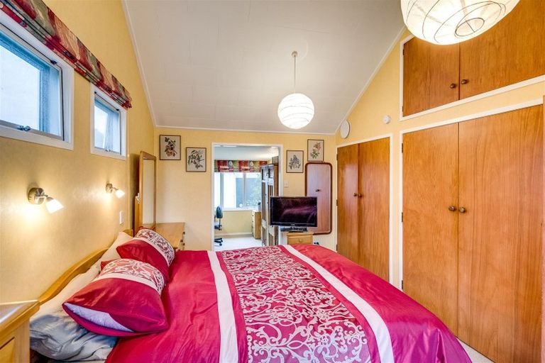 Photo of property in 34 Meeanee Road, Taradale, Napier, 4112