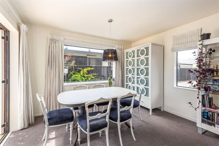 Photo of property in 2/25 Gamblins Road, Saint Martins, Christchurch, 8022
