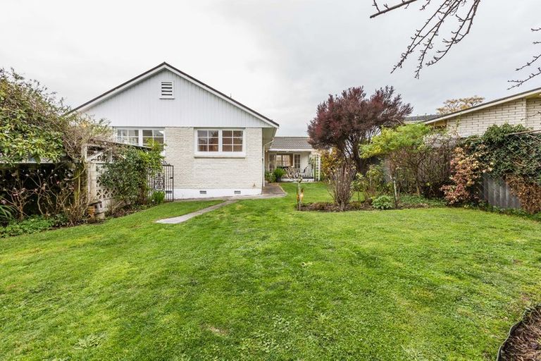 Photo of property in 8 James Cook Street, Havelock North, 4130