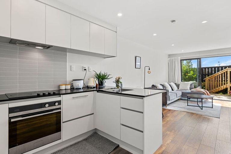 Photo of property in 8/36 Kaipatiki Road, Glenfield, Auckland, 0629