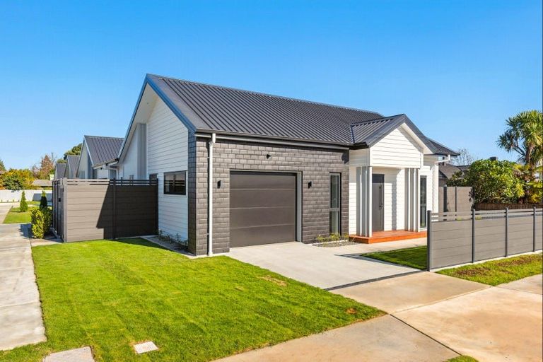 Photo of property in 166 Clifford Road, Lake Grassmere, Seddon, 7285
